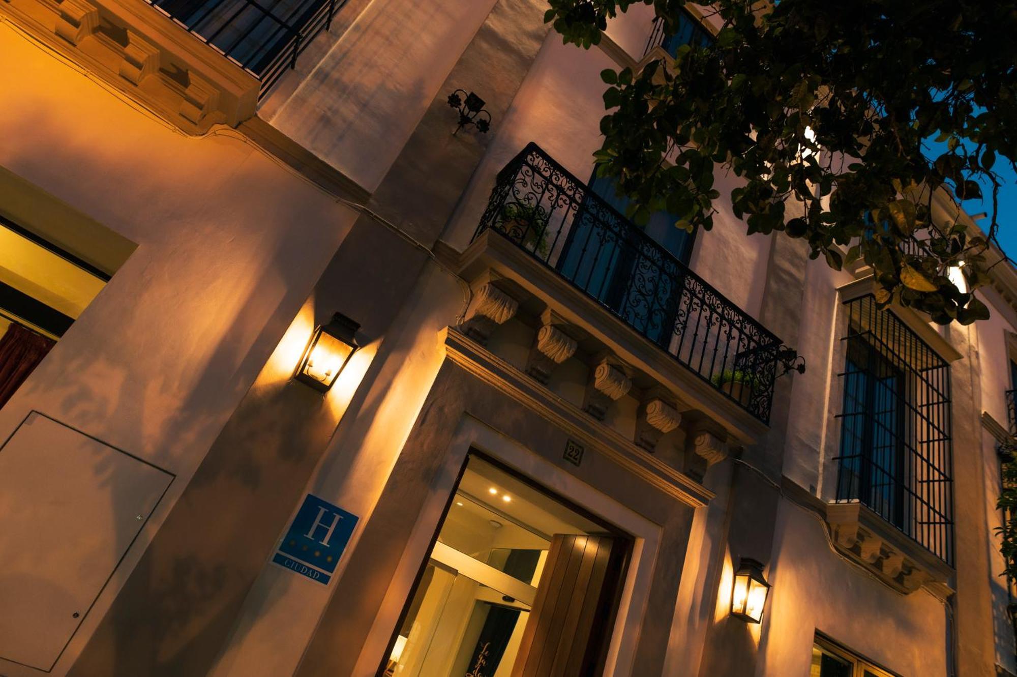 Legado Magdalena Hotel Seville Exterior photo